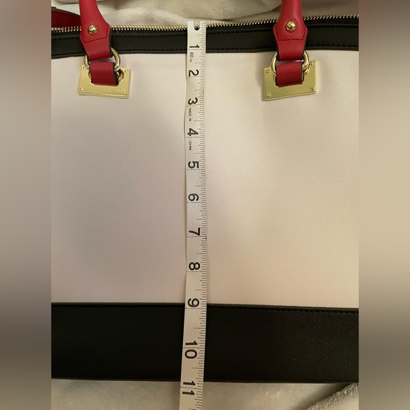 👜 Beautiful Anne Klein Purse 👜 - Picture 5 of 7